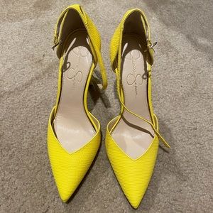 NWOT yellow Jessica Simpson Heels